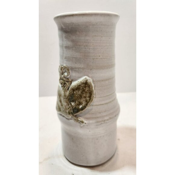 Harrodsburg Pottery Vase Tumbler White with Green Design 8" Tall by 4" Wide - Picture 4 of 12